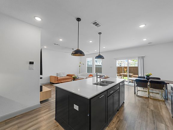 4th image of 1340 Hill Country Pl