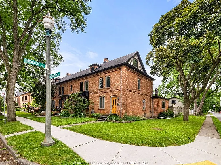 803 Monmouth Rd — Photo 4