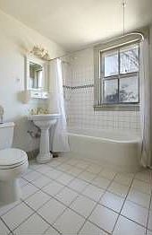3rd image of 1042 Florence Ave