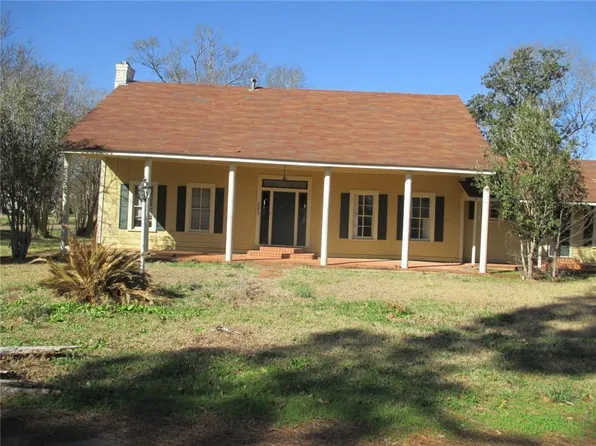 303 Palm St, Colfax, LA 71417