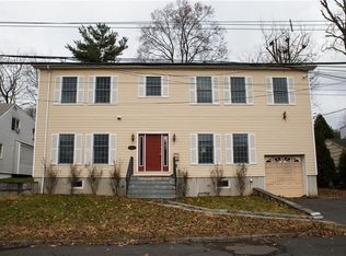 22 Winthrop Ln, Scarsdale, NY 10583