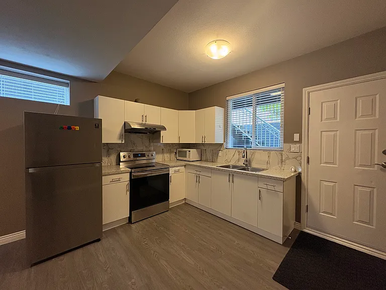 508 Duthie Ave — Photo 12