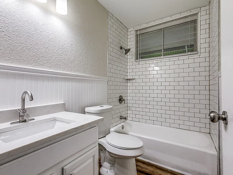 511 E Hathaway Dr — Photo 20