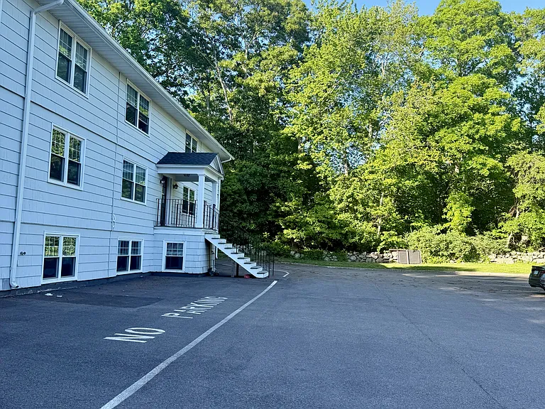 200 Bulgarmarsh Rd #1 — Photo 9