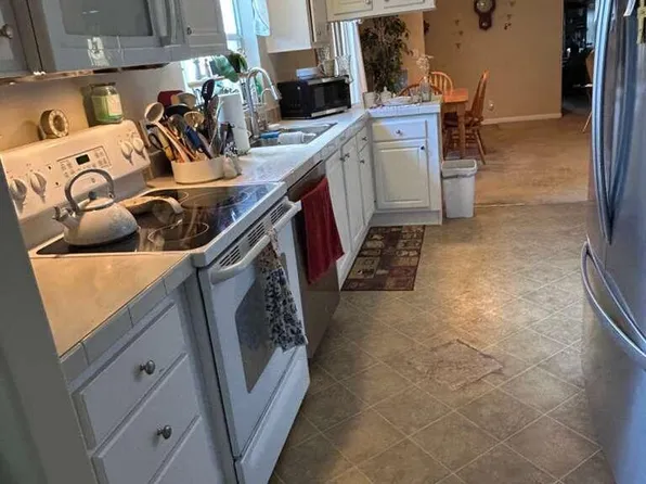 2 S 4 Seasons Road, Palm Beach Gardens, FL 33410