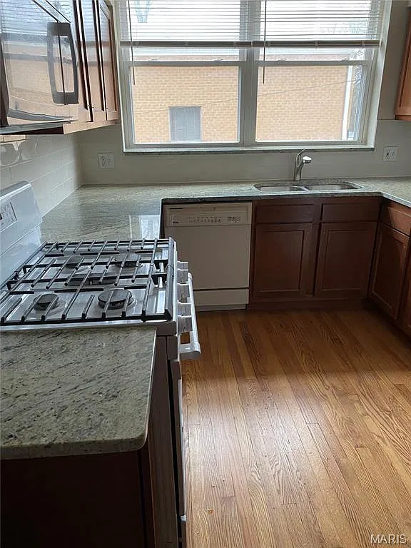 3 bed, 2.0 bath, 1100 sqft, $1,550 — Photo 4