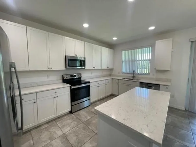 12885 Trevi Isle Dr — Photo 27