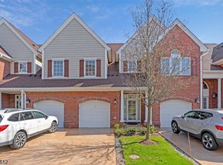 8 Schmidt Cir, Watchung Boro, NJ 07069