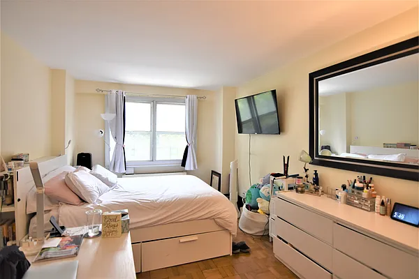 Rented by Buchbinder & Warren | media 2