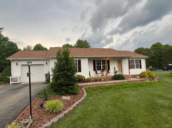 2835 Elkton Farm Rd, Forest, VA 24551