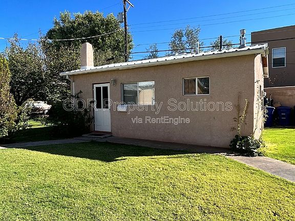 3rd image of 2440 1/2 Rose Ave N #W