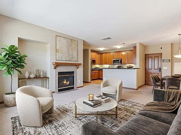 4th image of 5225 Grandview Sq APT 313