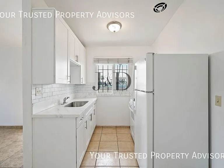 47TH824 — Photo 14