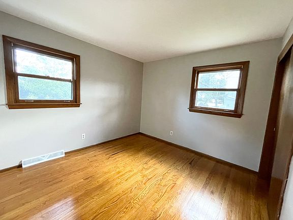 5th image of 3631 S Kansas Ave #3631