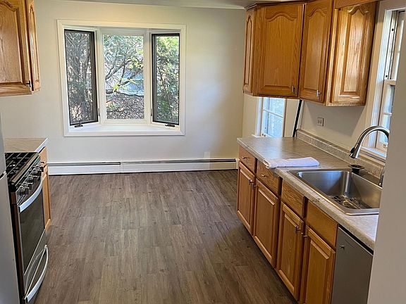 3rd image of 732 N Dryden Ave
