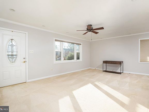 3rd image of 6406 Hillview Ave