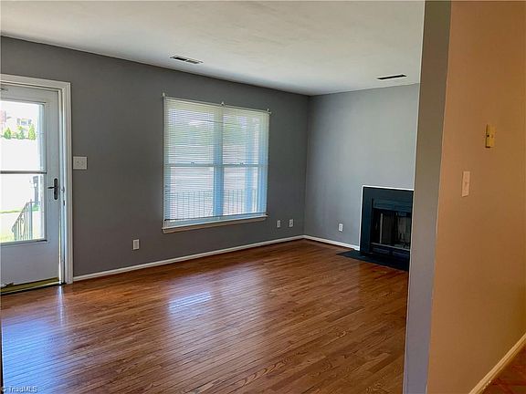 4th image of 200 E Bragg St