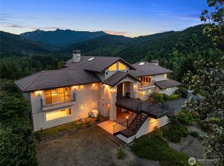 572 Sunset Heights Dr, Port Angeles, WA 98363