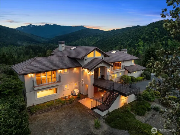 572 Sunset Heights Drive, Port Angeles, WA 98363