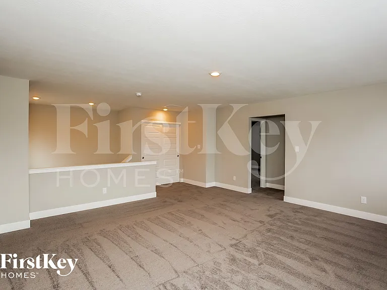 2229 W 171st St — Photo 6