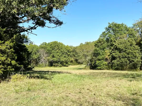 000 J Highway, Stockton, MO 65785