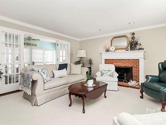 4th image of 10501 S Hall Dr