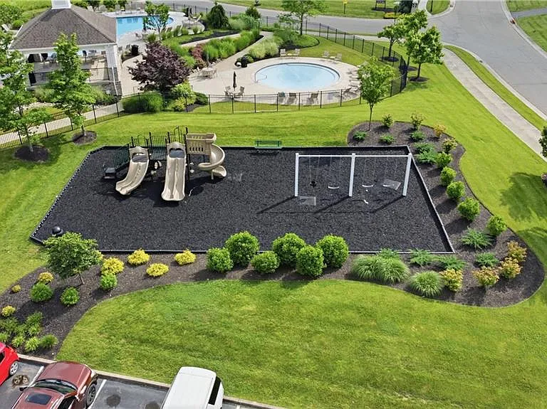 5283 Greenview Ln — Photo 47