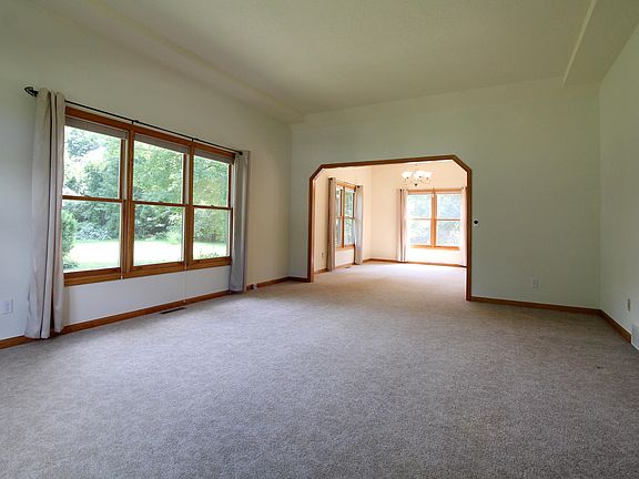 2nd image of 268 Jacaranda Dr