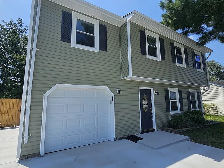 1233 Rockwood Ct — Photo 1