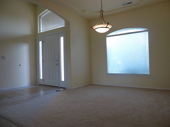 4th image of 1304 W Canyon Lakes Dr