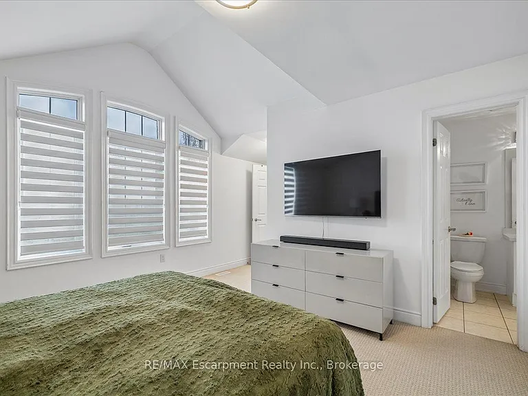 2400 Spring Meadow Way — Photo 34