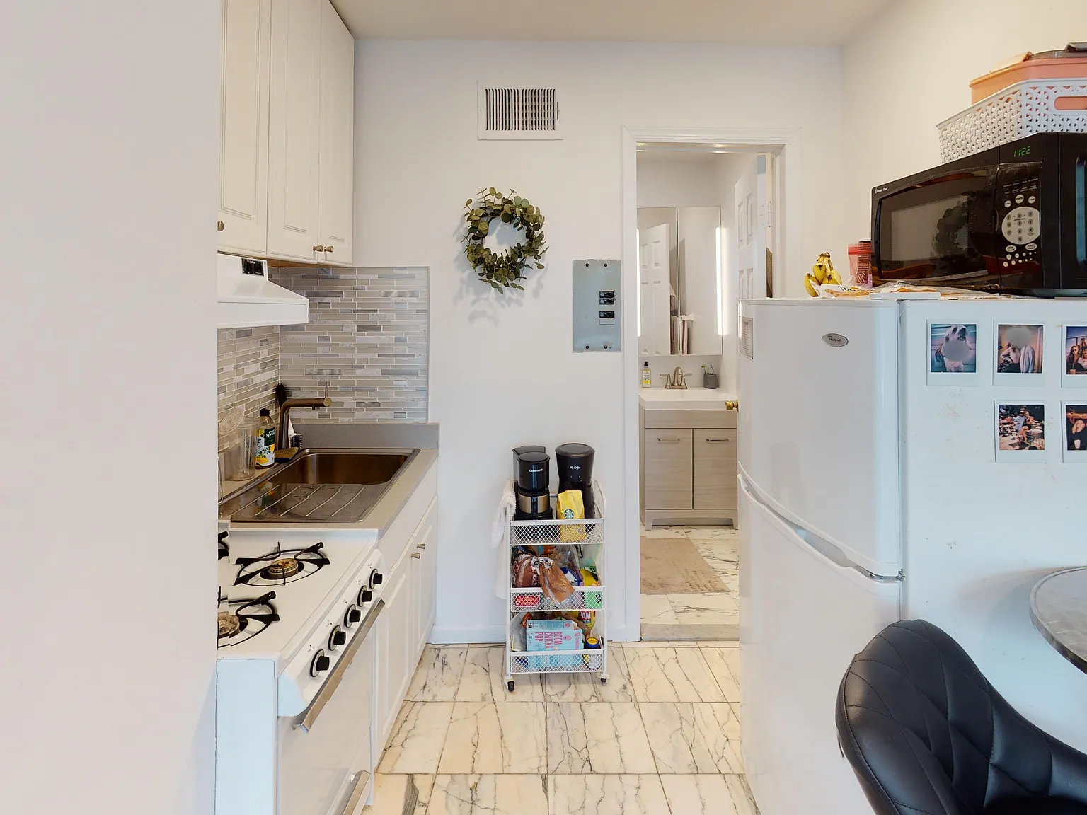 Studio, $2,200 — Photo 4
