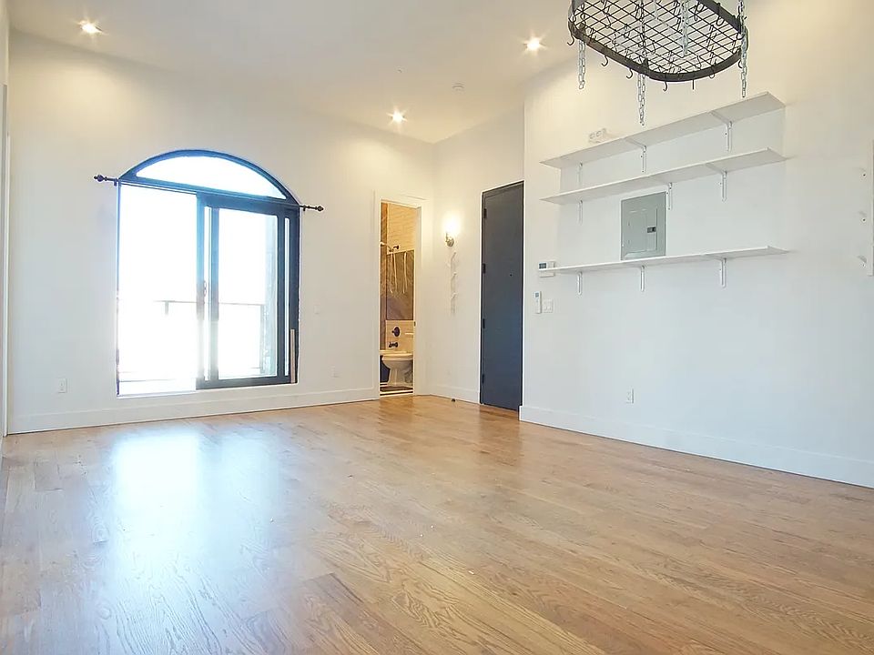 1st image of 119 Boerum St #4R