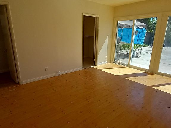 3rd image of 806 S Chapel Ave
