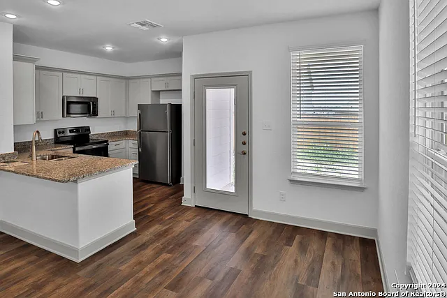 10224 Eaglewood Nook #102 — Photo 4