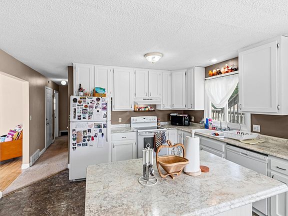 5th image of 601 Labore Rd