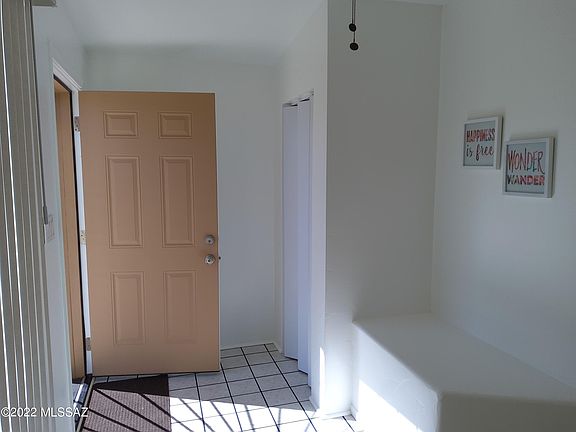 4th image of 205 E Webb Dr