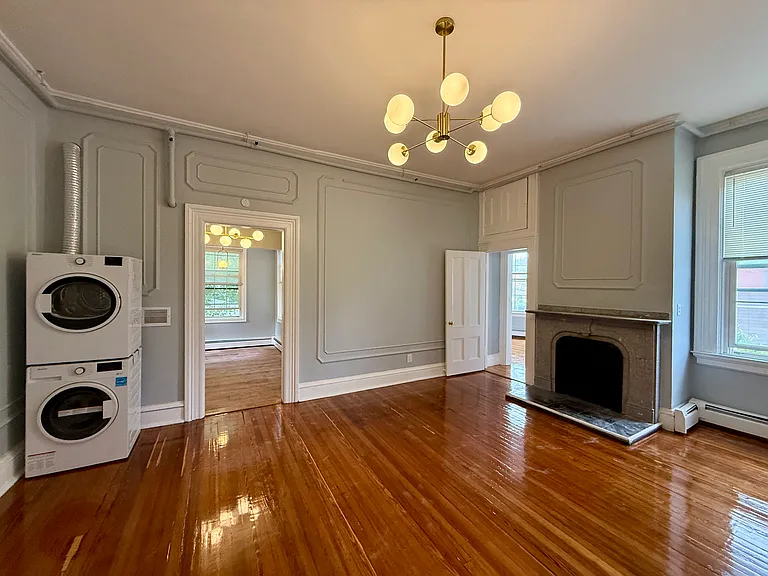 112 Keene St #4 — Photo 2