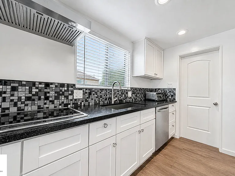 22942 Sunset Crossing Rd — Photo 10