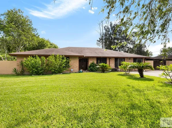 945 Acacia Lake Dr, Brownsville, TX 78521