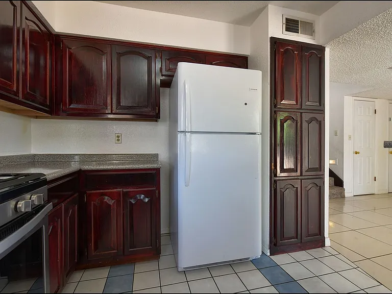 695 Bluff Canyon Cir — Photo 17