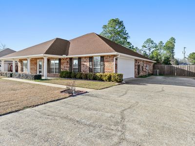 10209 Lake Forest Dr, Ocean Springs, MS, 39565