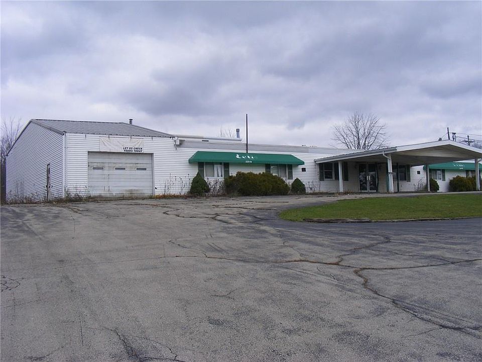 2nd image of 15844 Conneaut Lake Rd