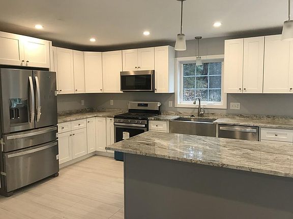 5th image of 109 Menlo Ave #1