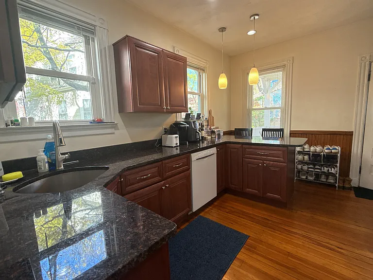 69 Wendell St #1R — Photo 5