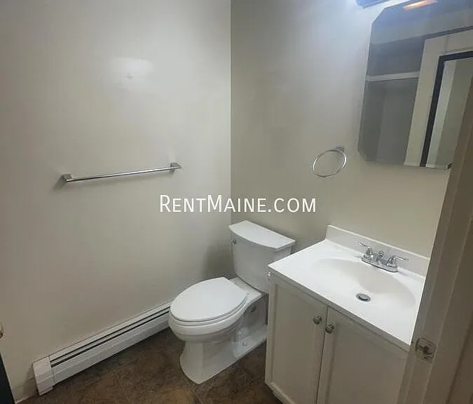 557 Riverside Dr #2 — Photo 6