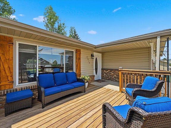 4th image of 2013 Meadowlark Dr
