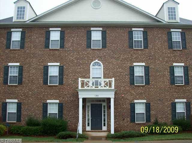 1st image of 298 Town Park Dr