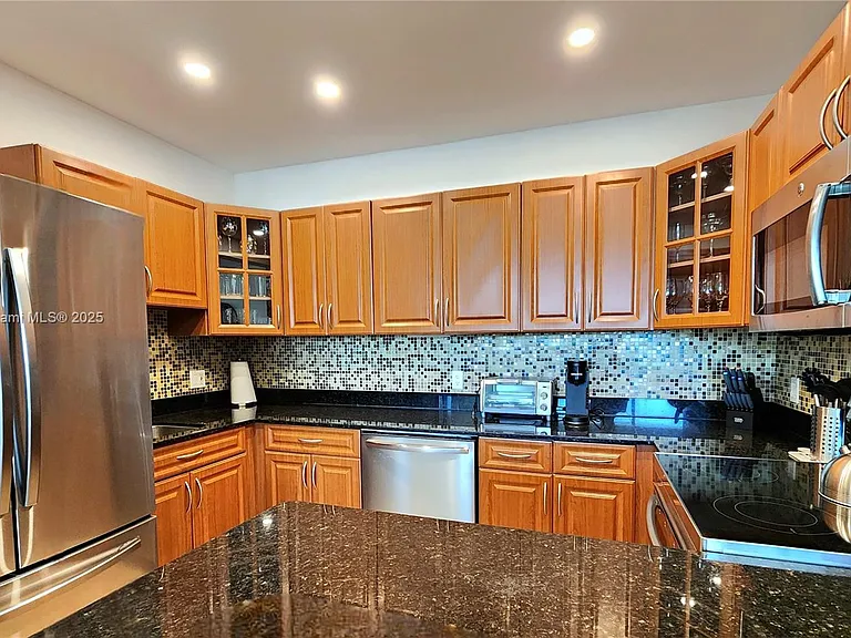 3505 S Ocean Dr #320 — Photo 11