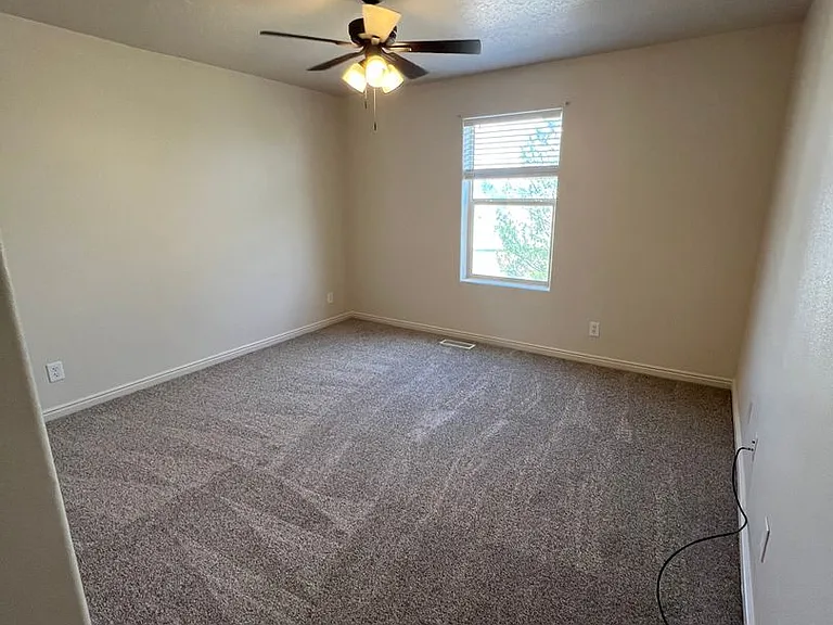 296 N Torrey Pines Cir — Photo 17